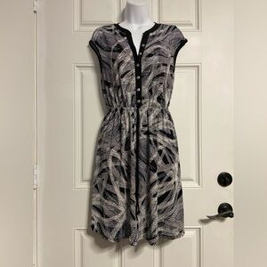 T31a- ESPRESSO Black-White Embossed ABSTRACT Dolman Knit Midi Dress